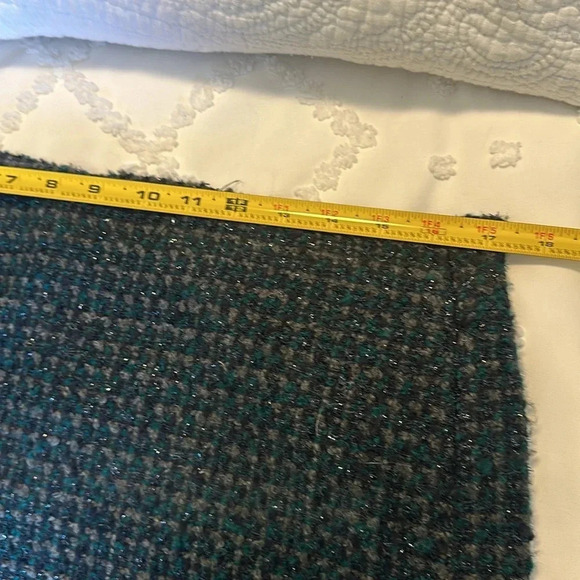 Willi Smith mini skirt. Textured material. EUC size 10 - Picture 4 of 8